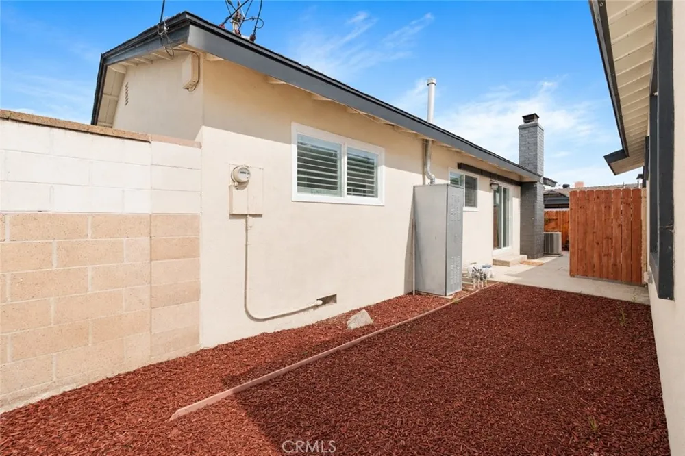11307 Jane Stanton, CA 90680