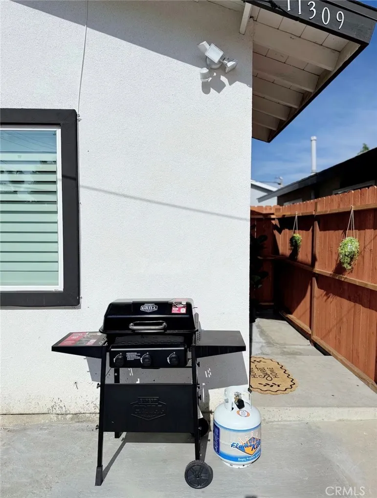 11307 Jane Stanton, CA 90680