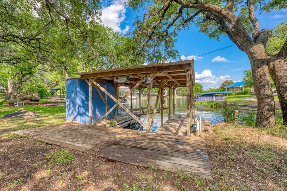 14 Purple Sage Kingsland, TX 78639