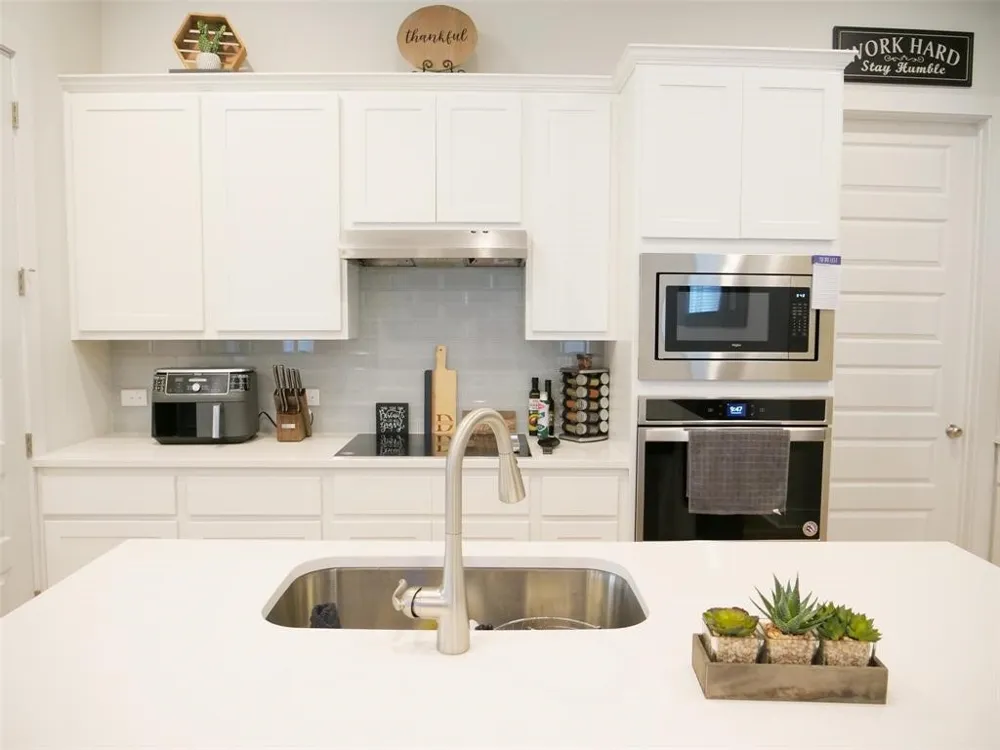 9621 EVENING CANOPY DRIVE Manor, TX 78653