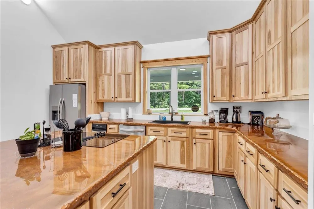 619 BRIDGE VIEW CV Bath Springs, TN 38311