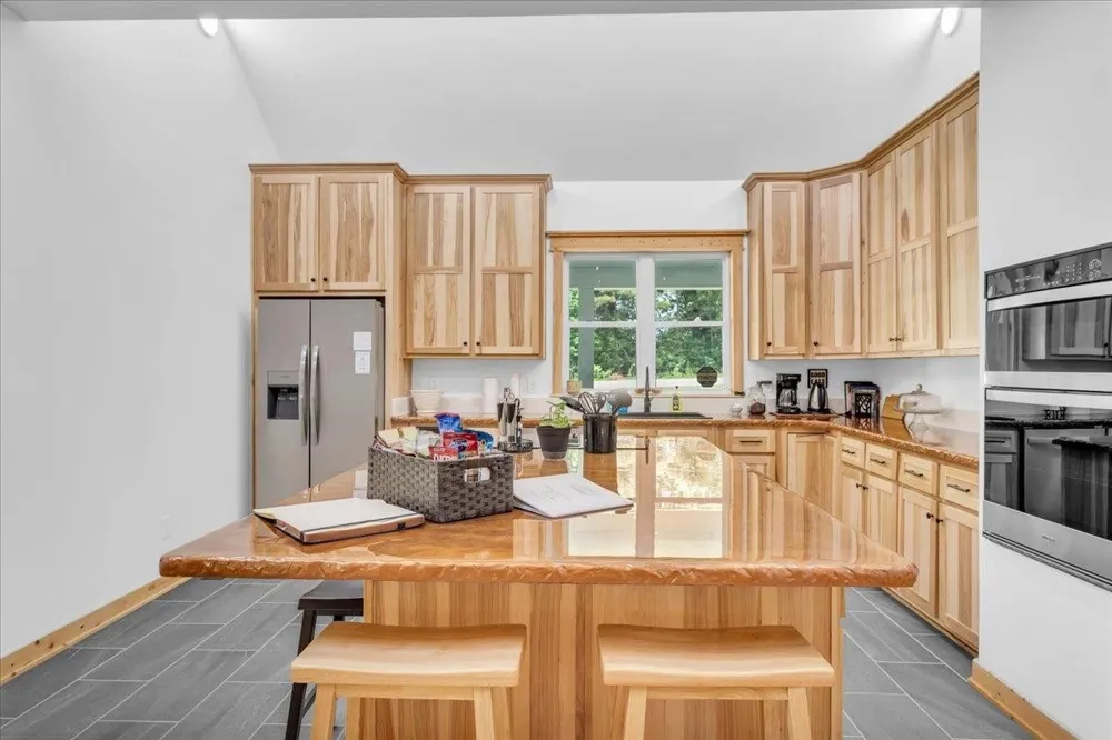 619 BRIDGE VIEW CV Bath Springs, TN 38311
