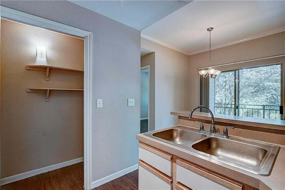 6000 Shepherd Mountain Cove #1401 Austin, TX 78730