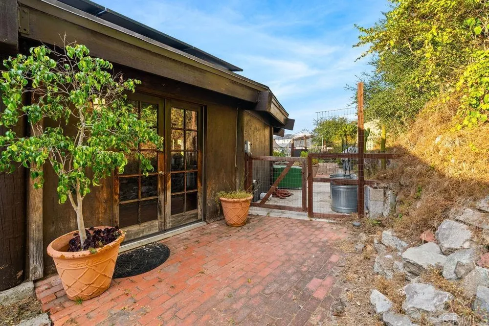 2870 Twin Oaks Valley Road San Marcos, CA 92069