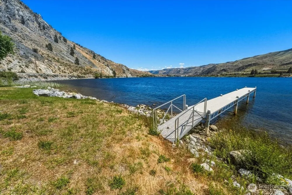 200 Stayman Flats Rd Chelan, WA 98816
