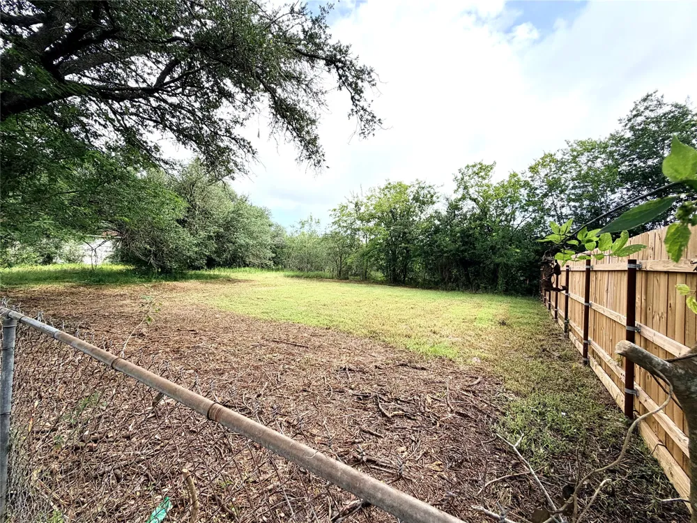 702 E 18th Street Cameron, TX 76520