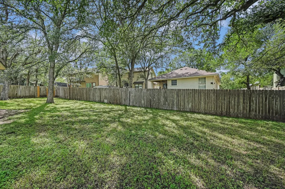 108 Mockingbird Circle Cedar Creek, TX 78612