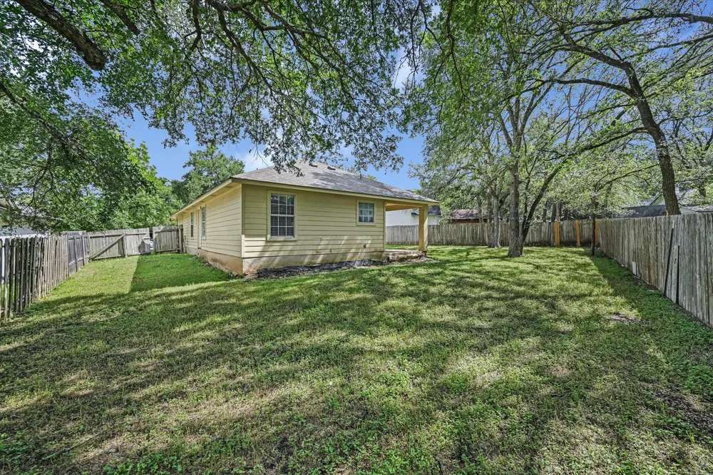 108 Mockingbird Circle Cedar Creek, TX 78612