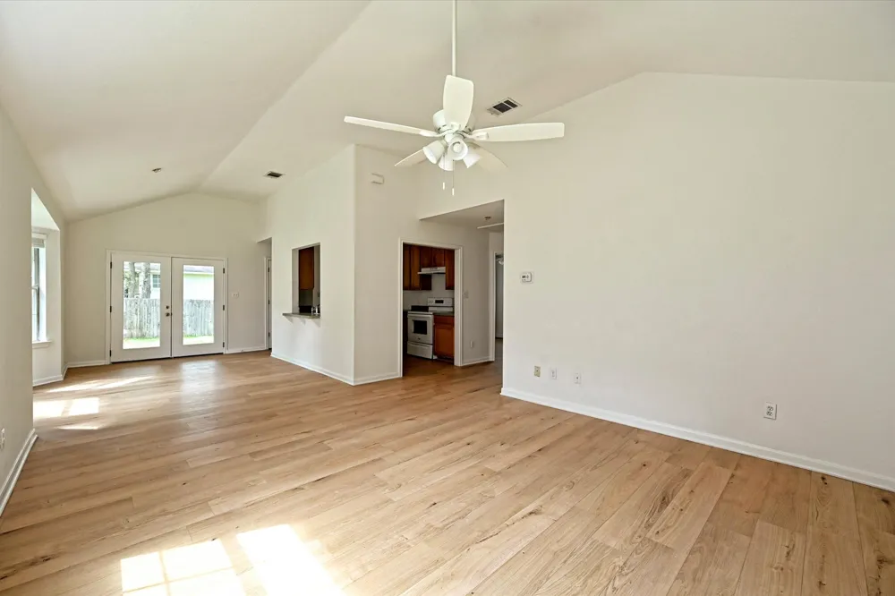 108 Mockingbird Circle Cedar Creek, TX 78612