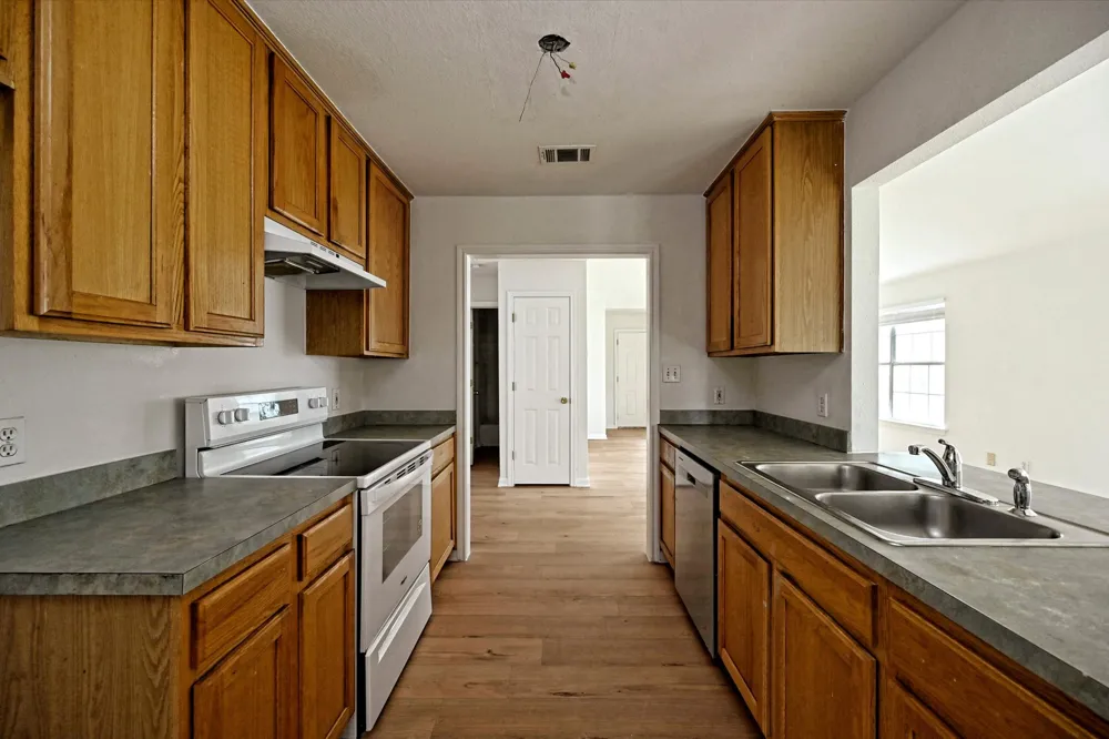 108 Mockingbird Circle Cedar Creek, TX 78612