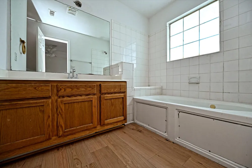 108 Mockingbird Circle Cedar Creek, TX 78612