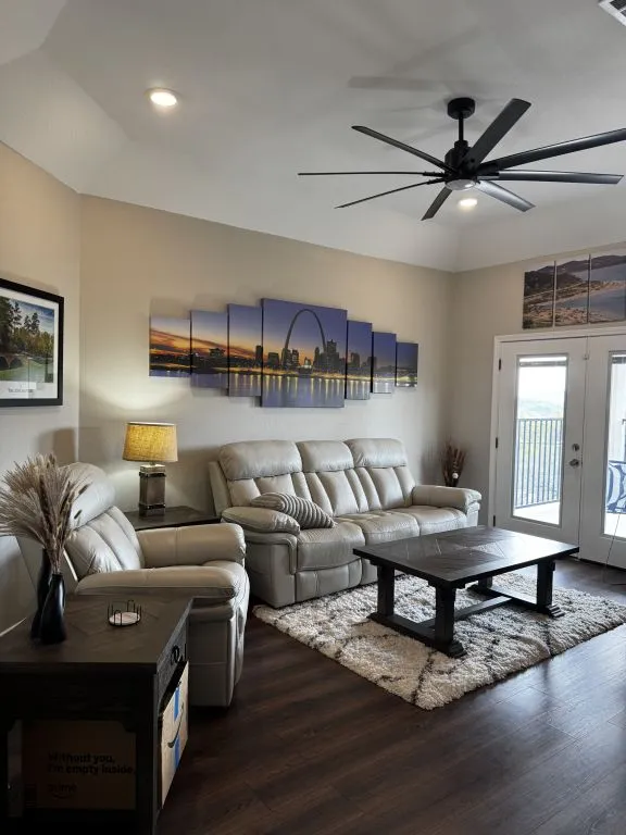 626 HILLCLIMB Canyon Lake, TX 78133