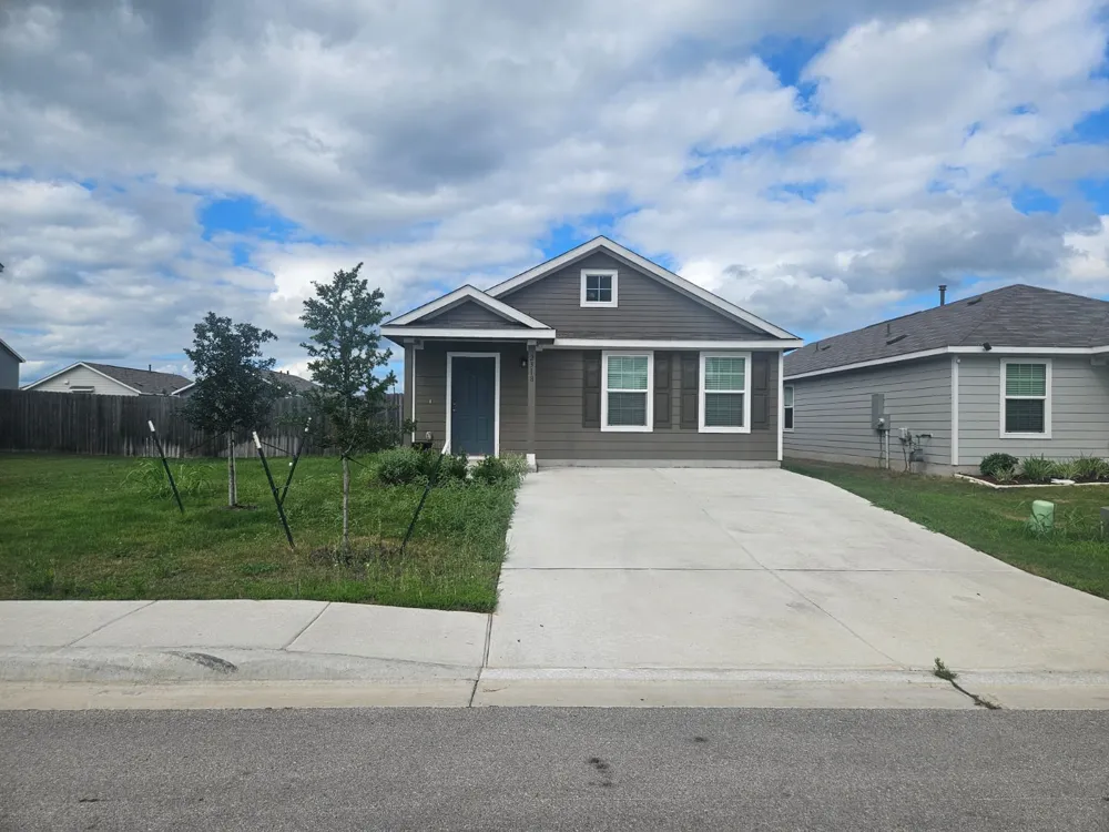 2318 Tornado Alley Lockhart, TX 78644