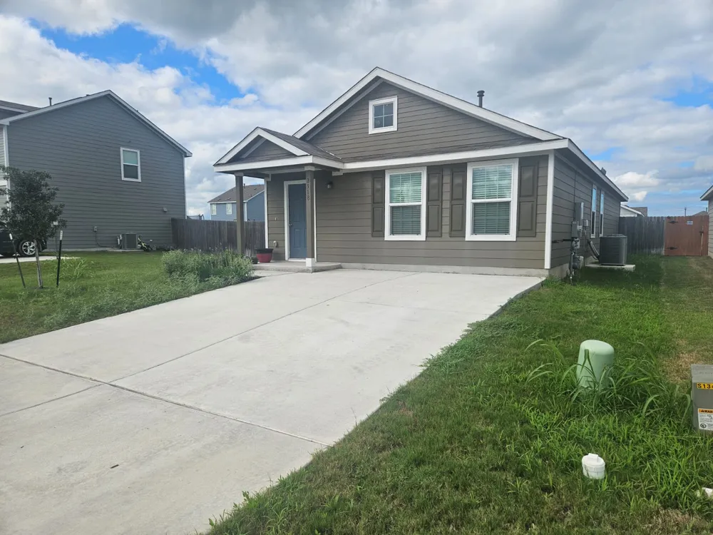 2318 Tornado Alley Lockhart, TX 78644
