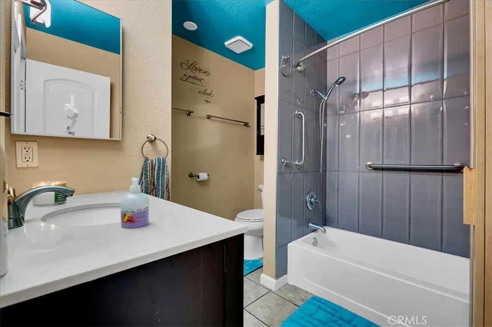 15000 Downey Avenue #243 Paramount, CA 90723