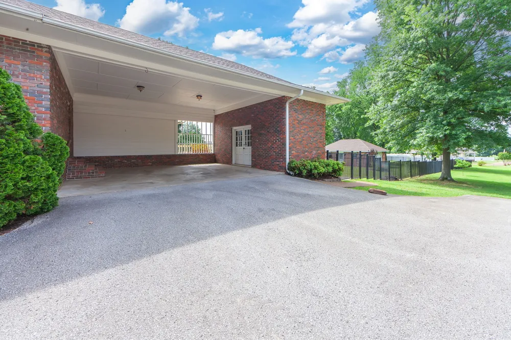2812 Chere Carol Rd Humboldt, TN 38343