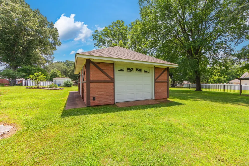 2812 Chere Carol Rd Humboldt, TN 38343