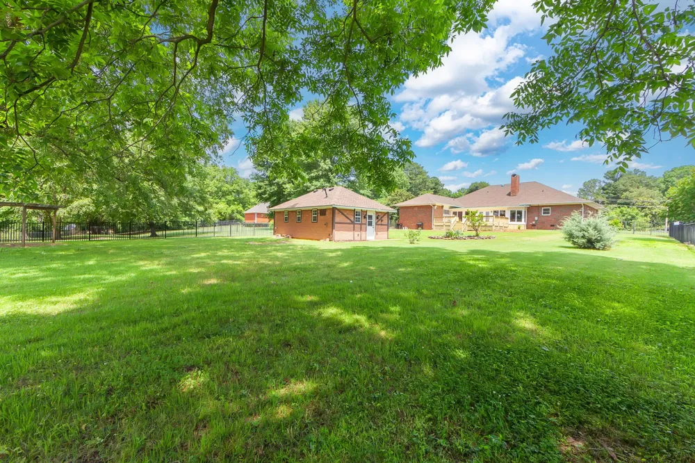 2812 Chere Carol Rd Humboldt, TN 38343