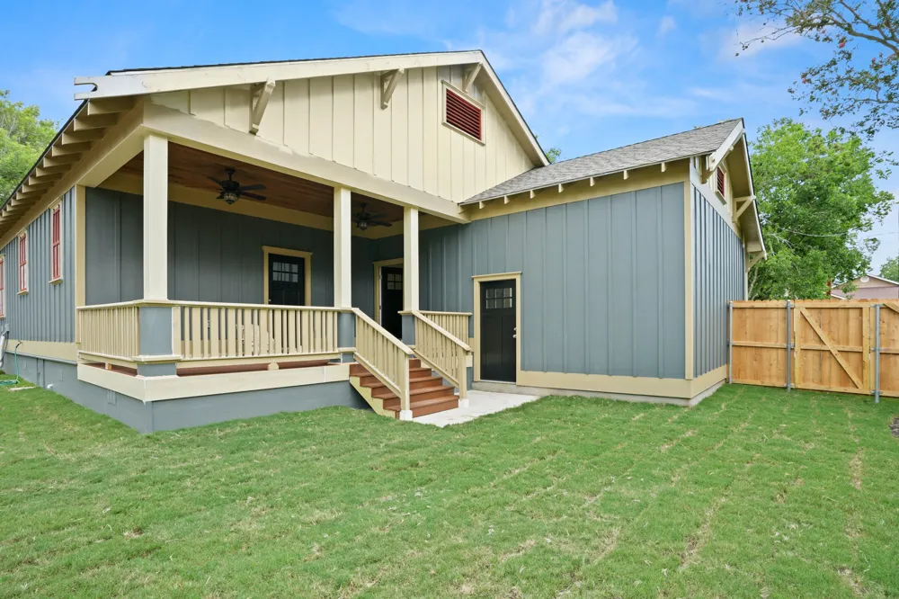 608 Cibilo Street Lockhart, TX 78644