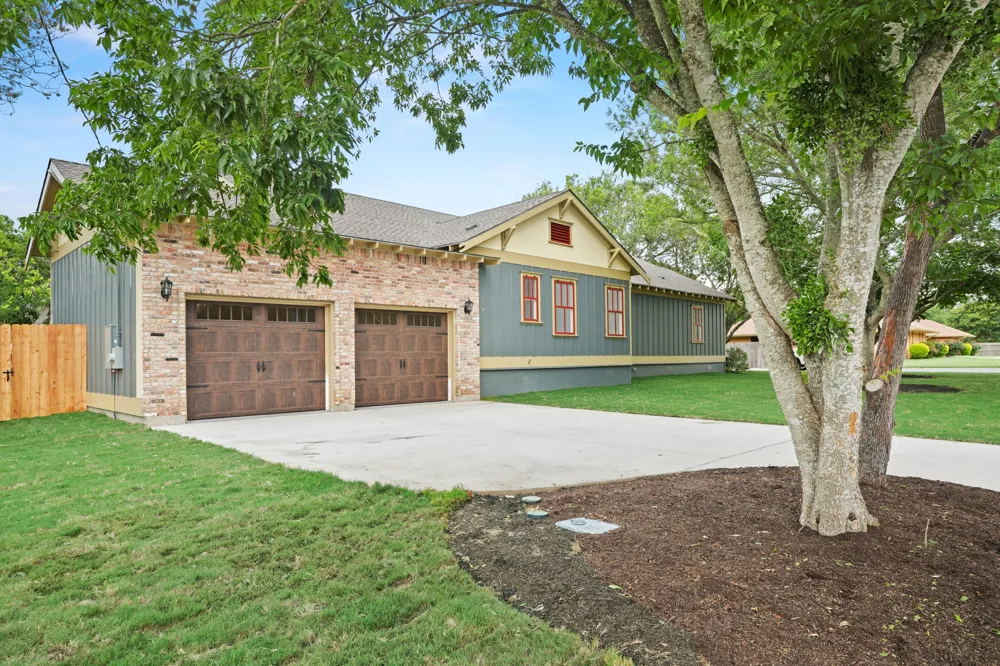 608 Cibilo Street Lockhart, TX 78644