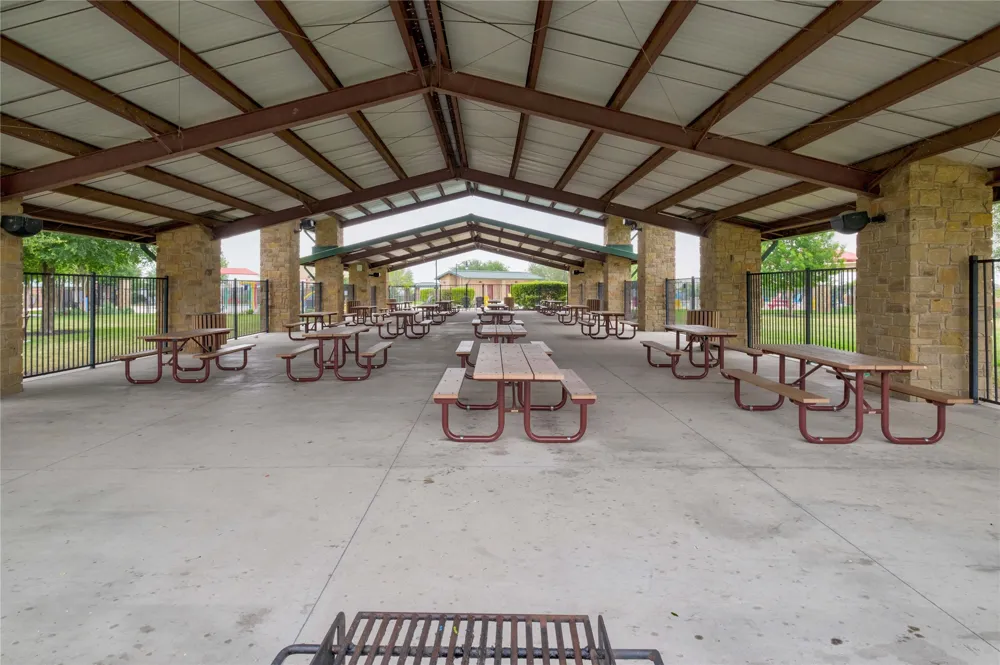 196 Lavender Lane Buda, TX 78610