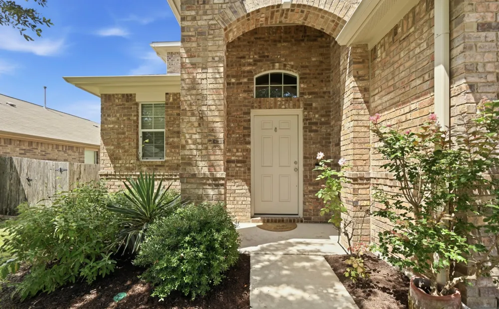 196 Lavender Lane Buda, TX 78610