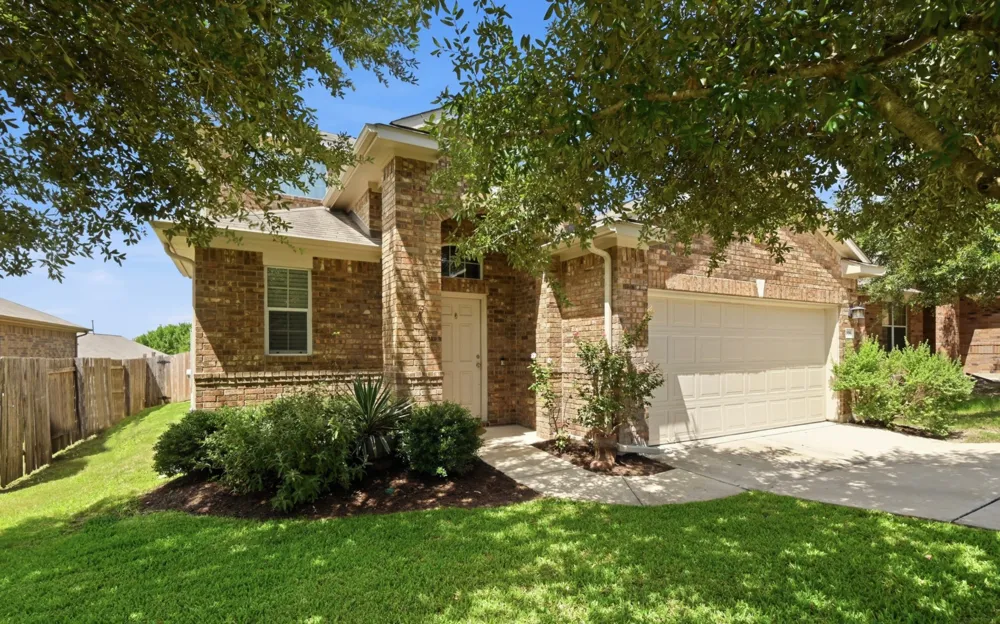 196 Lavender Lane Buda, TX 78610