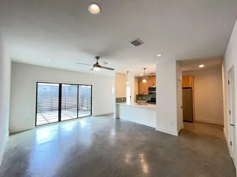 2101 Montopolis Drive #20