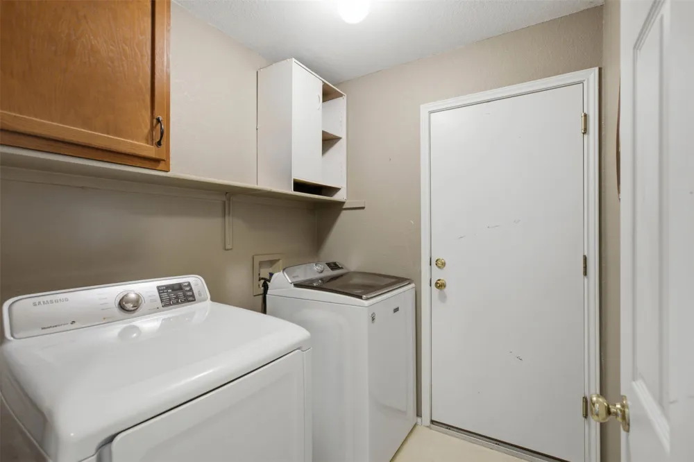 718 Blair Avenue Bastrop, TX 78602