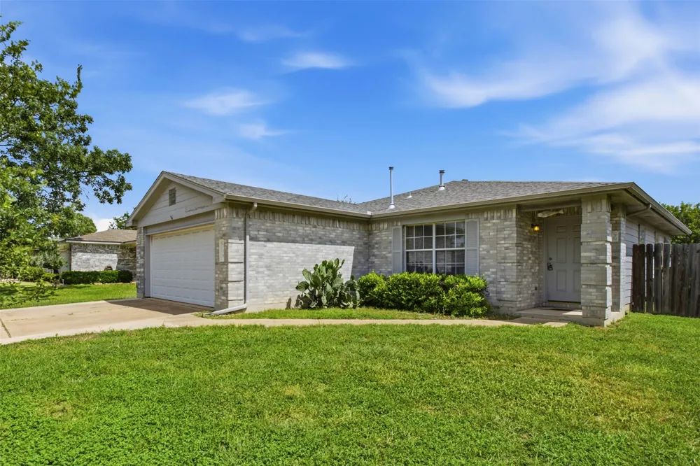 718 Blair Avenue Bastrop, TX 78602