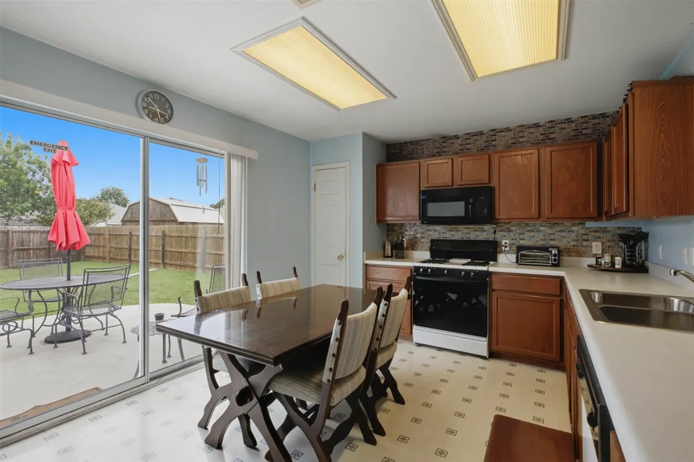 718 Blair Avenue Bastrop, TX 78602