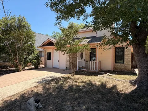 16821 Whitebrush Loop