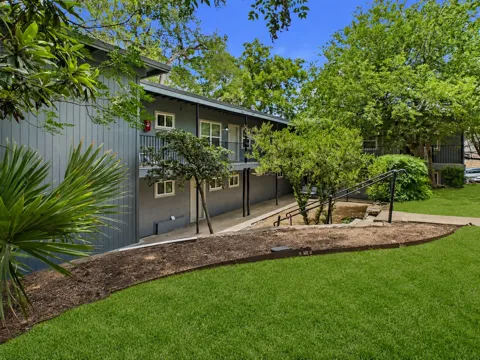 3008 Cedar Street #4