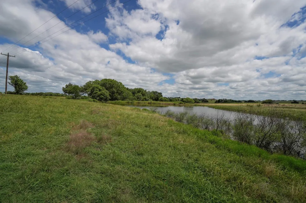 1432 S Knezek Road Flatonia, TX 78941