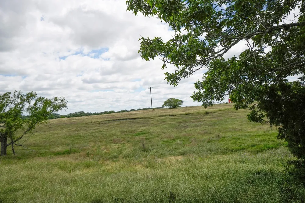 1432 S Knezek Road Flatonia, TX 78941