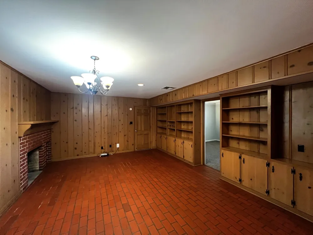 235 W Lower Line Street La Grange, TX 78945