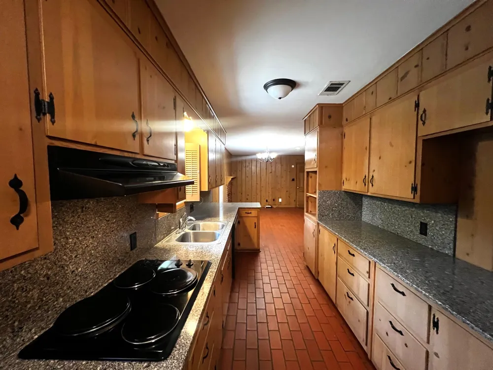 235 W Lower Line Street La Grange, TX 78945