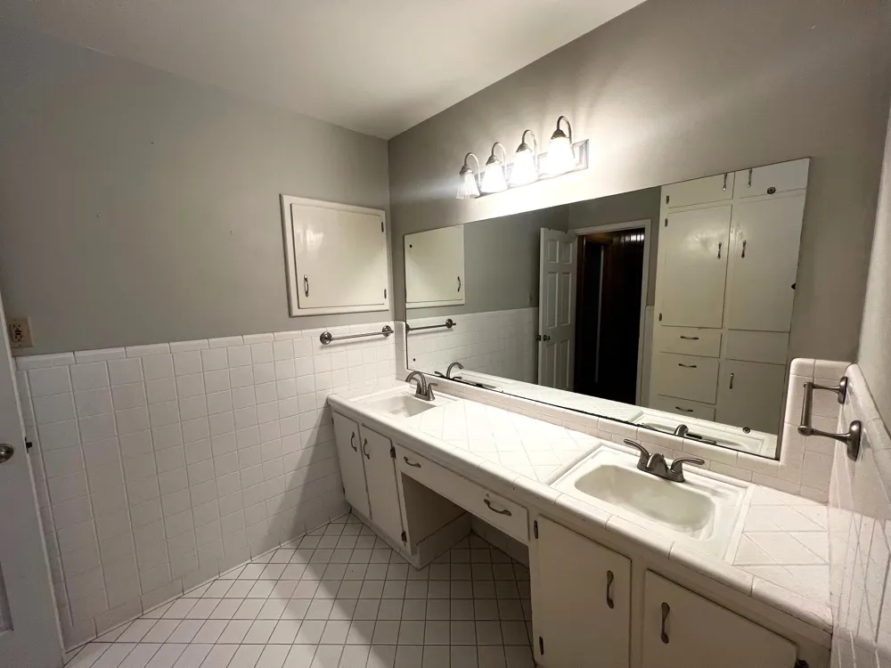235 W Lower Line Street La Grange, TX 78945