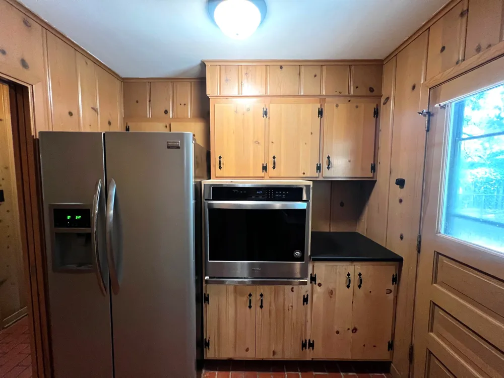 235 W Lower Line Street La Grange, TX 78945