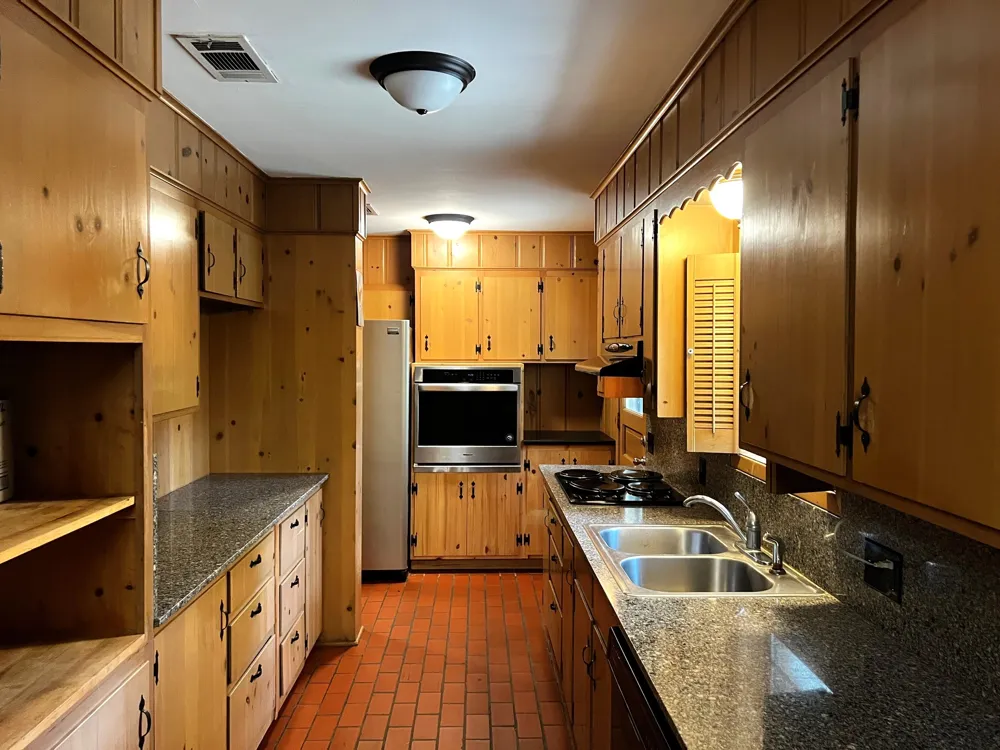 235 W Lower Line Street La Grange, TX 78945