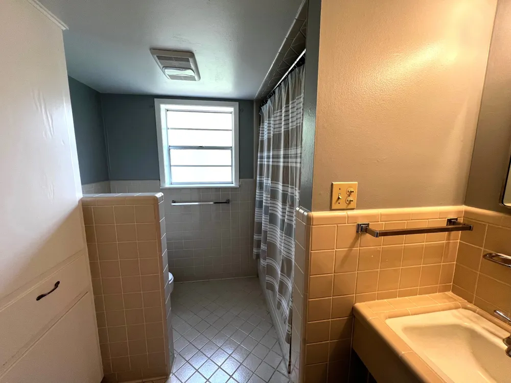 235 W Lower Line Street La Grange, TX 78945