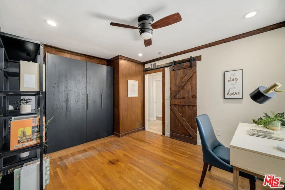 9134 Swinton Avenue North Hills, CA 91343