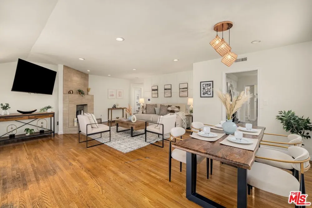 9134 Swinton Avenue North Hills, CA 91343