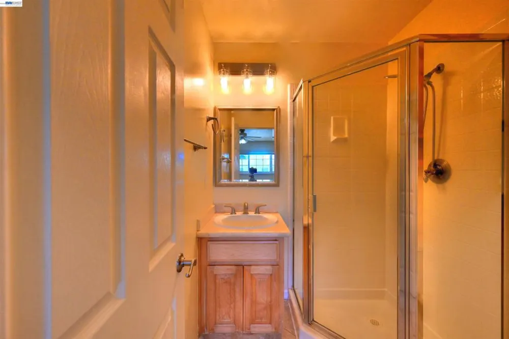 660 Fargo Ave #6 San Leandro, CA 94579