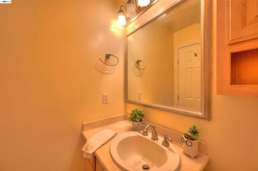660 Fargo Ave #6 San Leandro, CA 94579
