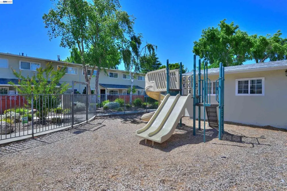 660 Fargo Ave #6 San Leandro, CA 94579
