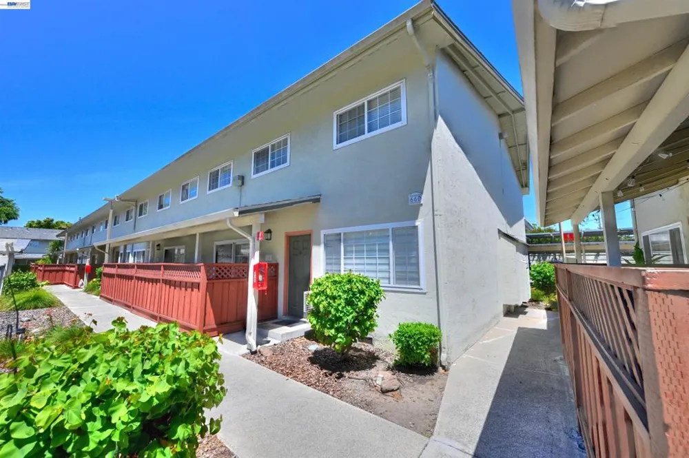 660 Fargo Ave #6 San Leandro, CA 94579