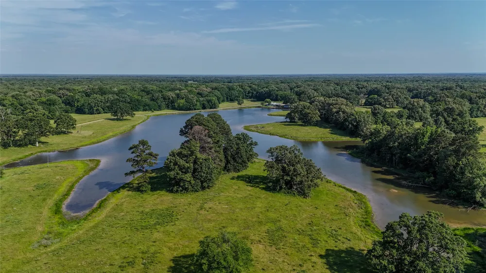4621 County Road 4621 Clarksville, TX 75550