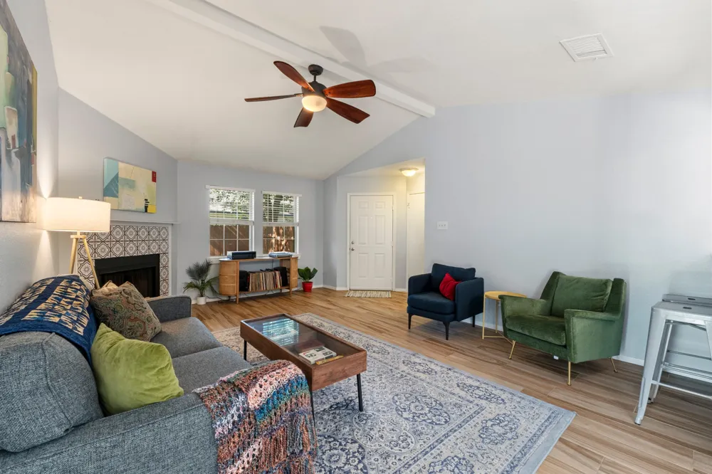 9511 Curlew Drive Austin, TX 78748