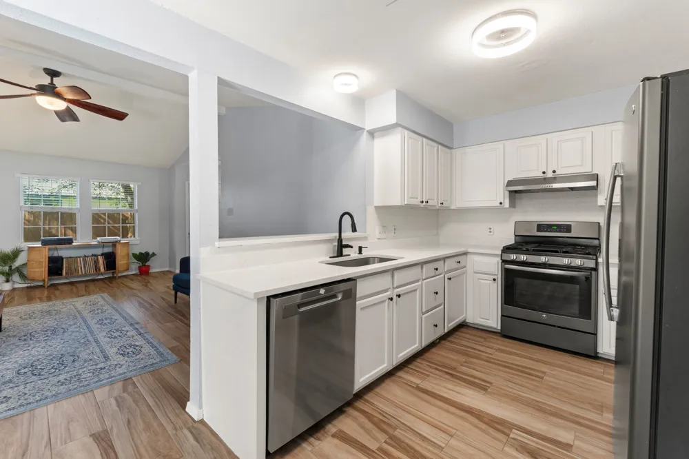 9511 Curlew Drive Austin, TX 78748